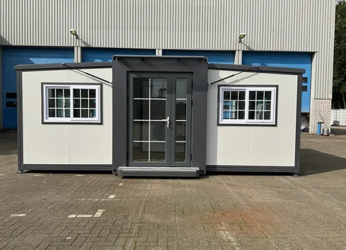 Container Tiny House 25m²