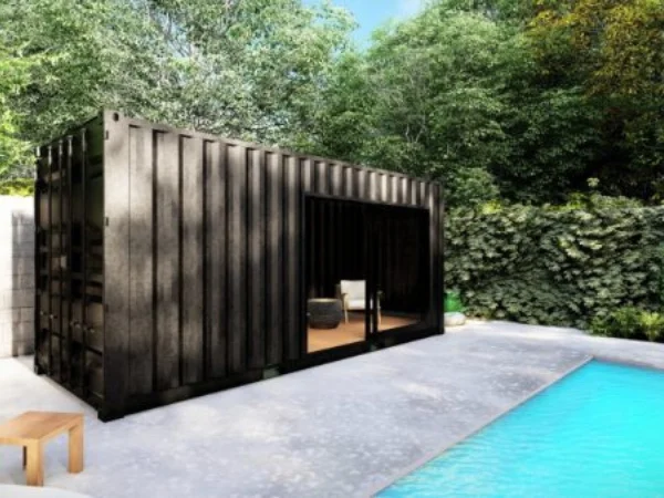 Pool house en container avec baie vitrée et local fermé